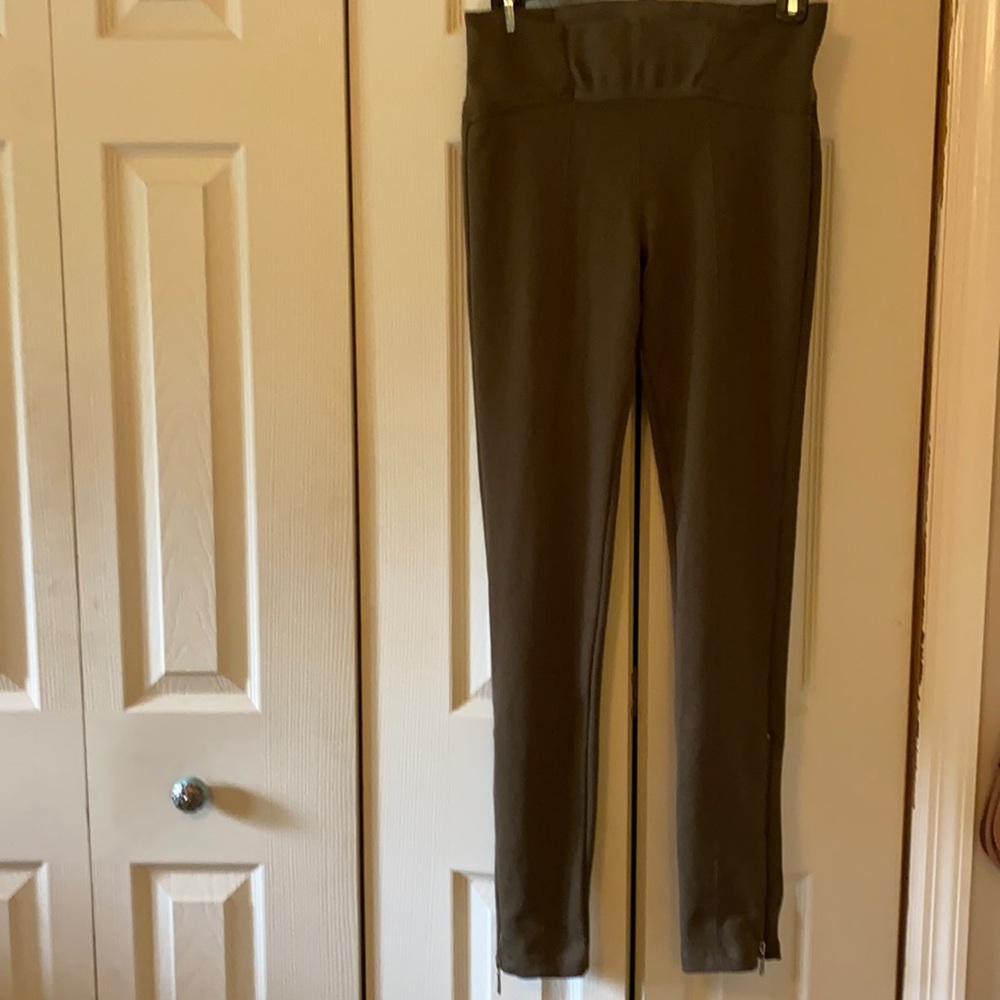 Flattering olive leggings